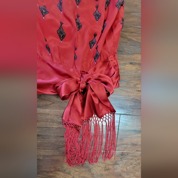 Bebe Silk Dressy Fringed Short Sleeved Blouse Size XS - Picture 10 of 12